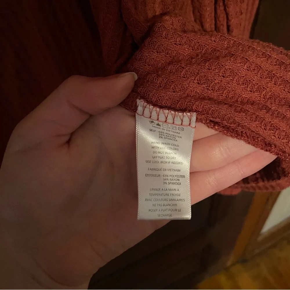 Paper Crane Women's Ribbed Cardigan - Brick Red